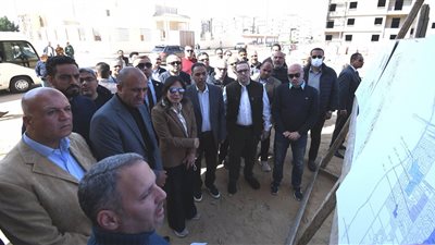 وزيرة الإسكان تتفقد مشروع سكن مصر بمدينة الشروق
