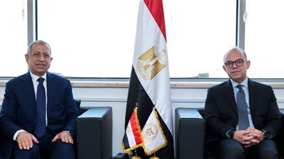 تعزيز التعاون بين الأكاديمية العربية ووزارة الاستثمار لدعم ريادة الأعمال وجذب الاستثمارات