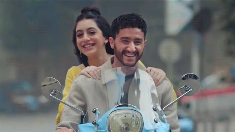 أحمد مالك مع ياسمينا العبد في إعلان إليسا 