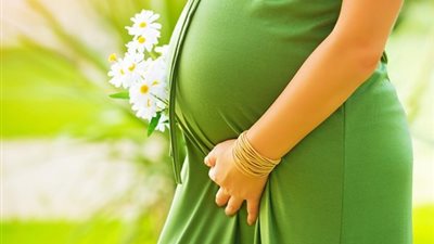 هل يجوز إخراج كفارة صيام للمرأة الحامل في شهر رمضان؟.. الإفتاء تُجيب