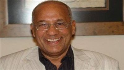 وفاة الشاعر والناقد الدكتور أحمد درويش عن 83 عامًا