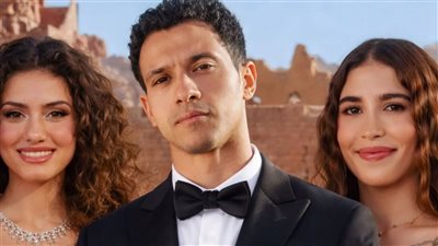 جوز الاتنين.. عصام عمر يمازح جيهان الشماشرجي وجنا الأشقر بصورة زفاف 