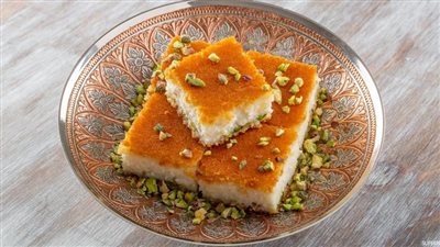 حلويات رمضان   ..  طريقة عمل البسبوسة بالقشطة والزبادي