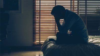 شاب يشكو: كيف أتعامل مع زوج أمي 