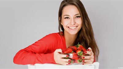  تفسير حلم  أكل الفراولة فى المنام  للعزباء والمتزوجة  