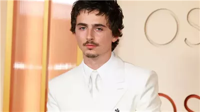 ليلة محرجة لتيموثي شالاميه بالأوسكار… سخرية وانتقادات لإطلالته بعد تصريحات الباليه 