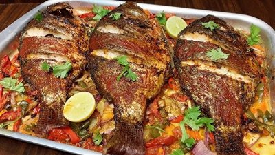 صحية ولذيذة ..   طريقة عمل صينية السمك بالبطاطس على سفرة رمضان