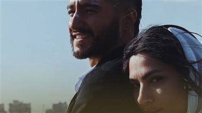 الحصان الأسود في اللامنطق.. الناقد هيثم مفيد ينتقد مسلسل “سوا سوا”