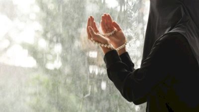  هل الدعاء يُستجاب وقت نزول المطر؟   .. الإفتاء تُجيب