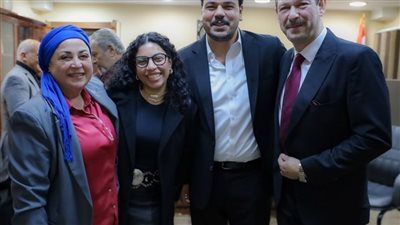 افتتاح مبهر للدورة 41 من مهرجان المسرح العالمي.. تكريمات ورسائل حب للمسرح