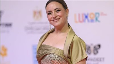 ريهام عبد الغفور تتألق على السجادة الحمراء لمهرجان الأقصر للسينما الأفريقية