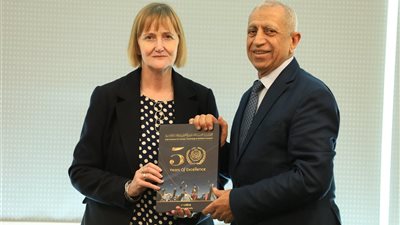 تعزيزاً للتعاون الدولي.. الأكاديمية العربية تستقبل وفداً رفيعاً من جامعة روبرت جوردن البريطانية 