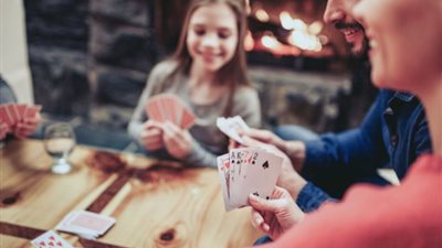 دلالات خير أم شر ؟ ..  تفسير رؤية الكوتشينة  في المنام