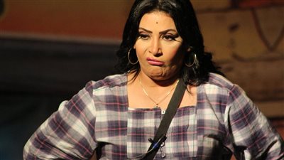 ياسمين صبري تُشعل الجدل بـ”تحاليل التغذية”.. وبدرية طلبة ترد بسخرية