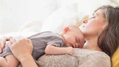 بشرى للعزباء والمتزوجة  .. تفسير رؤية الطفل الرضيع في المنام