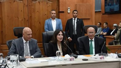 وزيرة الإسكان تترأس اجتماع اللجنة التنسيقية العليا لمياه الشرب والصرف الصحي