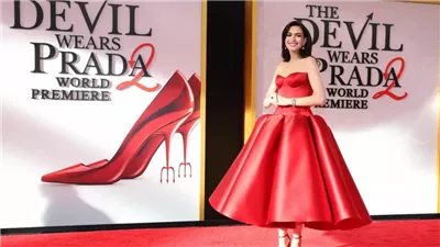 آن هاثاواي تتصدر التريند… مصحف هدية بعد “إن شاء الله” يثير تفاعلاً