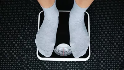 لماذا يتوقف نزول الوزن رغم «الدايت» وأدوية التخسيس؟