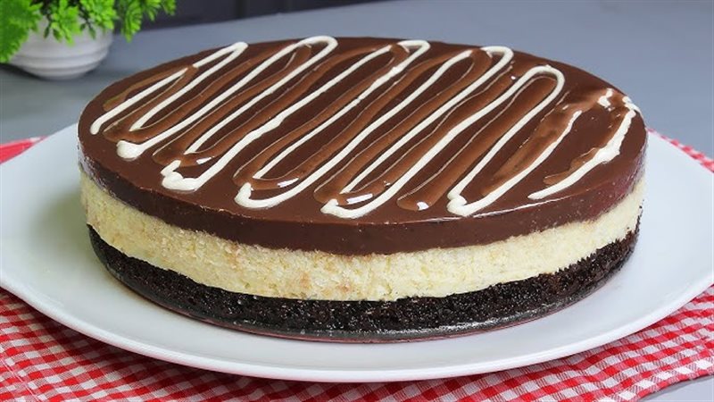  كيكة  الشوكولاتة بحشوة جوز الهند