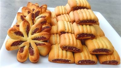 طريقة عمل بسكويت التمر اللذيذ بخطوات سهلة  في مطبخك