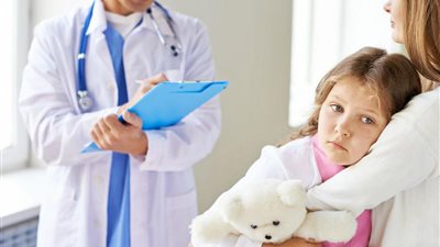 القومي للطفولة: الترويج لعلاج غير علمي يهدد الحياة ويُعرّض للمساءلة