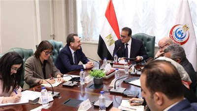 الدكتور خالد عبدالغفار يبحث مع السفير الفرنسي تعزيز علاج أطفال فلسطين المصابين بالأورام