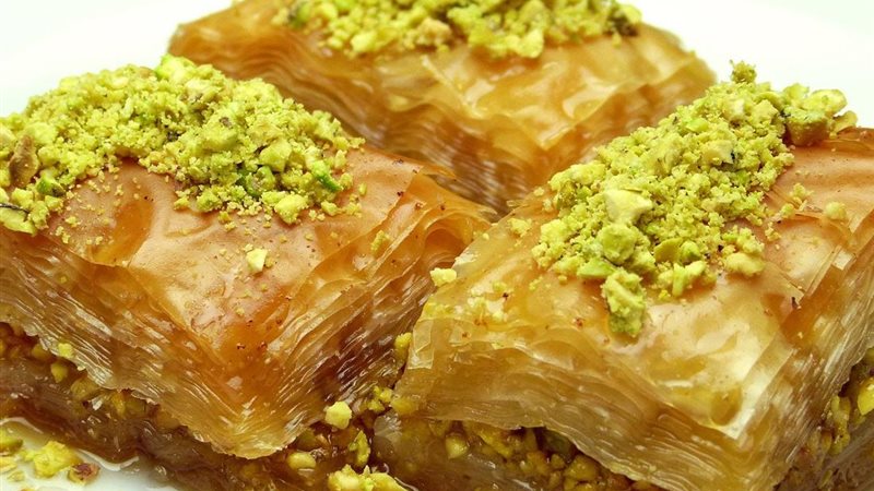 طريقة عمل البقلاوة بالمكسرات