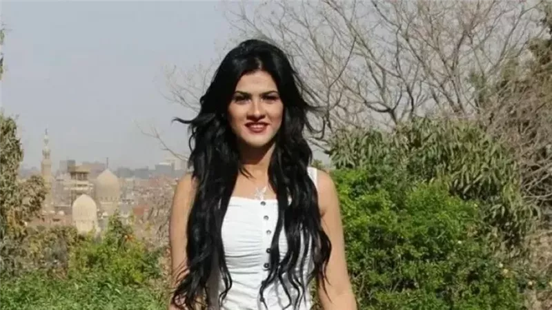 الفنانة ياسمينا المصري