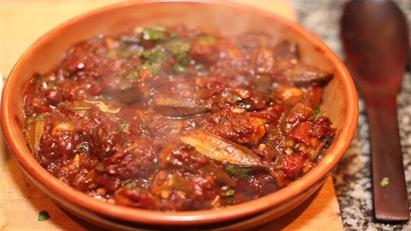 طريقة عمل صينية البامية باللحم ودبس الرمان 