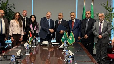 الأكاديمية العربية وجامعة العقبة للتكنولوجيا توقعان بروتوكول تعاون لتعزيز الشراكة الأكاديمية والبحثية
