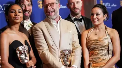 «Adolescence» يهيمن على جوائز BAFTA TV Awards 2026 في ليلة استثنائية بلندن.. من أصغر فائز؟