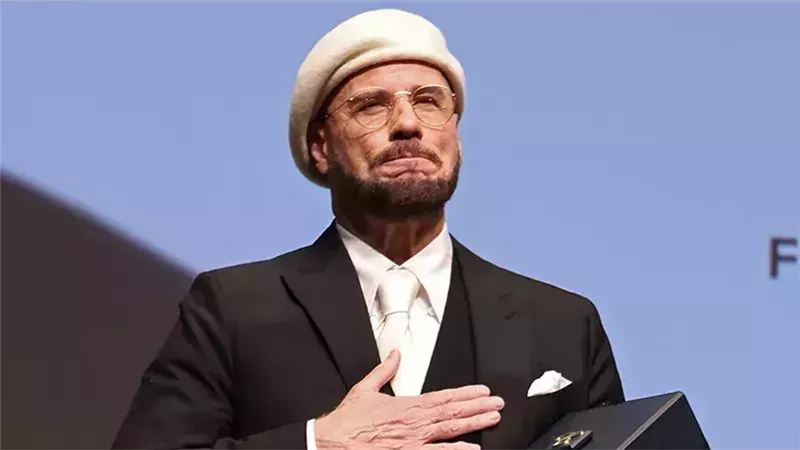 جون ترافولتا في مهرجان