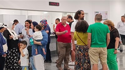 بالصور.. إقبال كبير على محطات المرحلة الأولى لمونوريل شرق النيل اليوم السبت