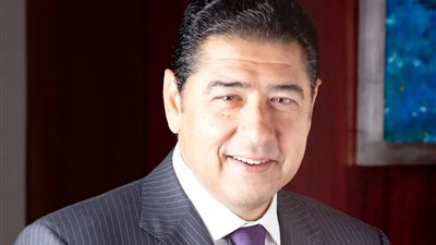 هشام عز العرب يروي أسرار أخطر سنوات CIB: واجهنا العواصف قبل الجميع.. والاستقالة كانت لحماية الكيان