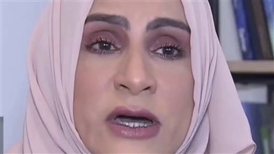 عزة الإسماعيلية | رائدة أعمال عُمانية شغلت منصب وزيرة التقنية والاتصالات