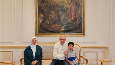 السفير صالح موطلو شن: أسرة فلسطينية من غزة تعبّر عن امتنانها لمصر وتمسكها بالعودة إلى الوطن