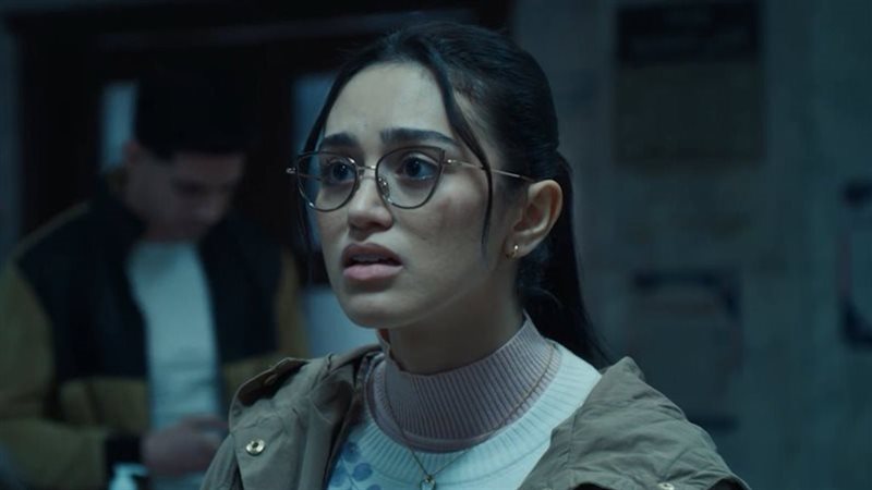 يارا عز في عرض وطلب