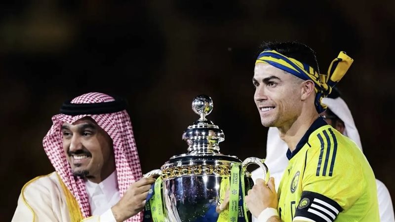 كريستيانو رونالدو أثناء التتويج بالدوري السعودي 