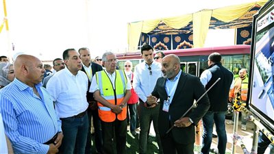 رئيس الوزراء يتفقد مجمع ألستوم الصناعي بمدينة برج العرب الجديدة