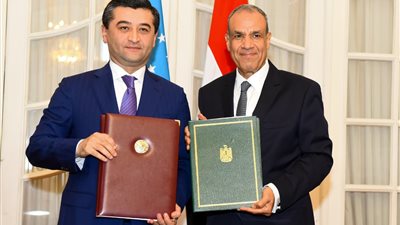 وزير الخارجية ونظيره الأوزبكي يبحثان تعزيز الشراكة الاقتصادية ويوقعان مذكرتي تفاهم للتعاون الدبلوماسي 