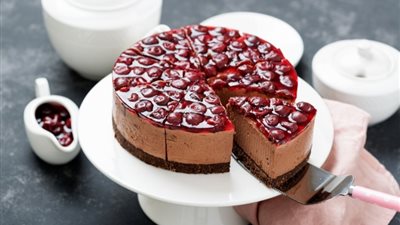 سهل ولذيذ .. طريقة عمل  تشيز كيك  الكرز والشوكولاتة
