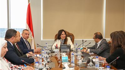 وزيرة الإسكان تبحث إنشاء مشروع 