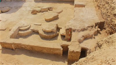 بالصور.. الواحات البحرية تبوح بأسرار جديد عن معبد القصر القديم 