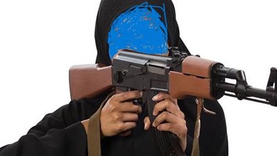 صدق أو لا تصدق.. معركة نسائية بالسلاح الآلي تسفر عن مقتل سيدتين في قنا