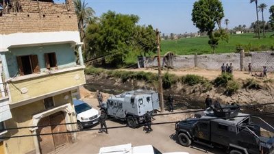     بدلًا من الحداد.. سخرية جارحة تشعل الغضب بعد مأساة سيدات قنا