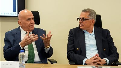   وزارة الاستثمار تبحث مع المجلس التصديري للملابس الجاهزة خطة لزيادة الصادرات وتعميق التصنيع المحلي 