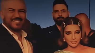 لقطة واحدة أنهت الجدل.. أصالة وفائق حسن يردان على الشائعات من قلب المسرح