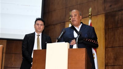 غرفة القاهرة تكرّم أصحاب العطاء وأبناء العاملين المتفوقين في 