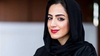بثينة كاظم | كاتبة وسينمائية إماراتية نالت منح من مؤسسات محلية ودولية
