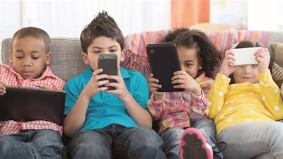 فخ الشاشات الملونة: كيف سرقت ألعاب 